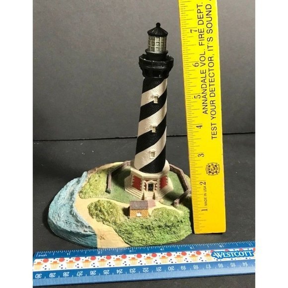 Vintage Cape Hatteras Lighthouse sculpture, resin Harbour lights Lighthouse figu - Picture 8 of 9